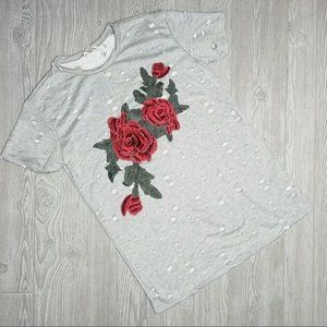 Local labs distressed short sleeve t shirt with embroidered 3D rose flower patch